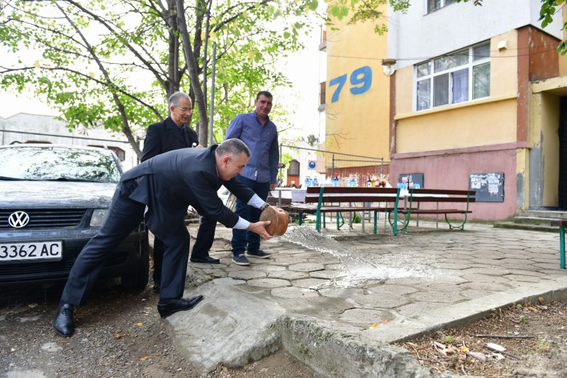 Откриха площадките за саниране на още 3 жилищни блока