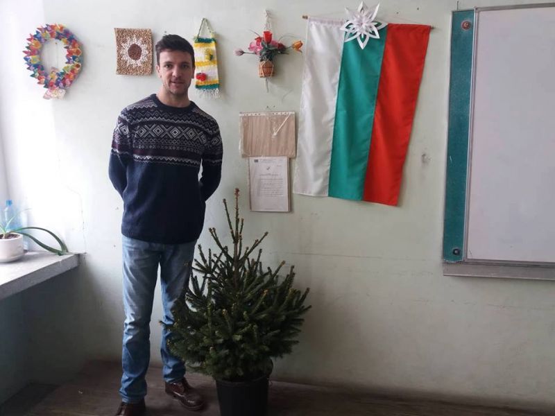 Жива елха ще замени изкуствената в ОУ