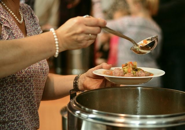 БЧК удължава раздаването на хранителни продукти на нуждаещите се