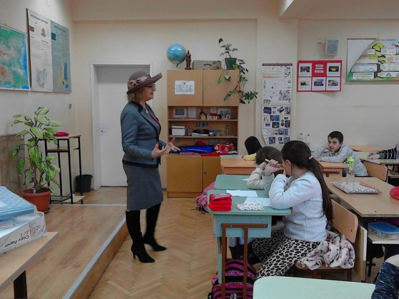 Експерт от Община Сливен запозна учениците от 2. клас с видовете бедствия