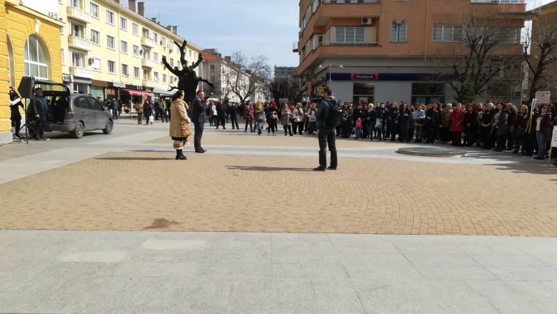 Кметът Стефан Радев се срещна с медицинските специалисти по здравни грижи, протестиращи в Сливен
