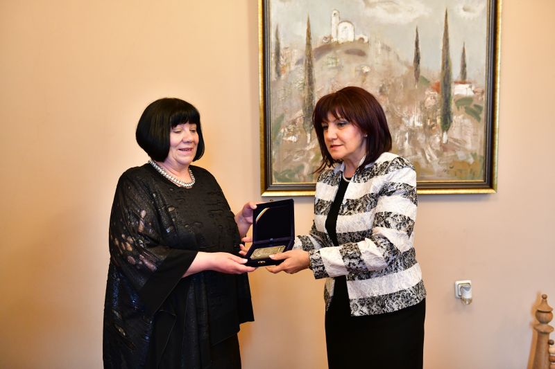 Юбилеен плакет получи РБ