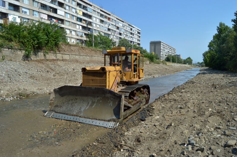 почистването на река Асеновска