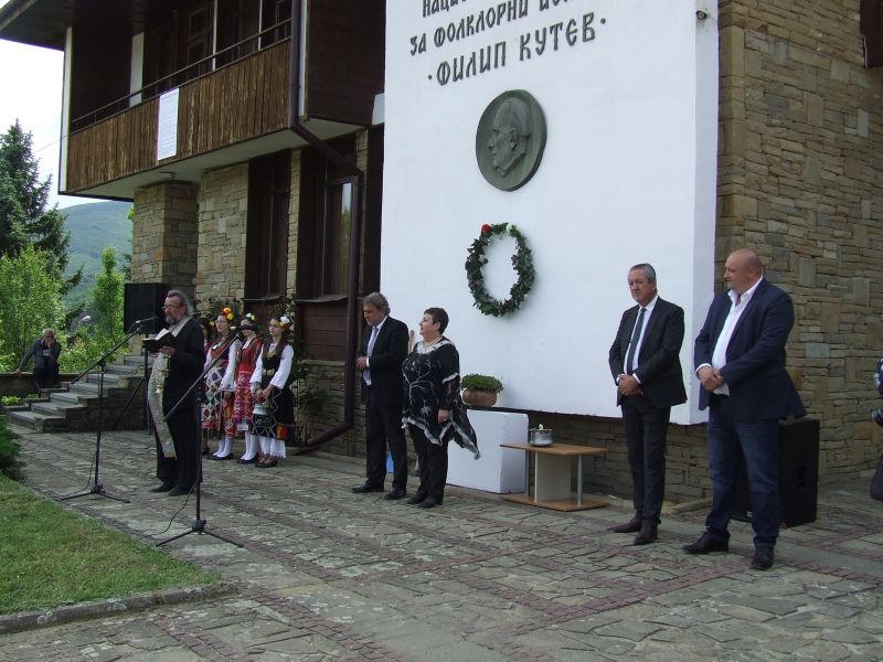 Министерството на културата осигурява по проект 3,8 млн. лева за ремонти в НУФИ 