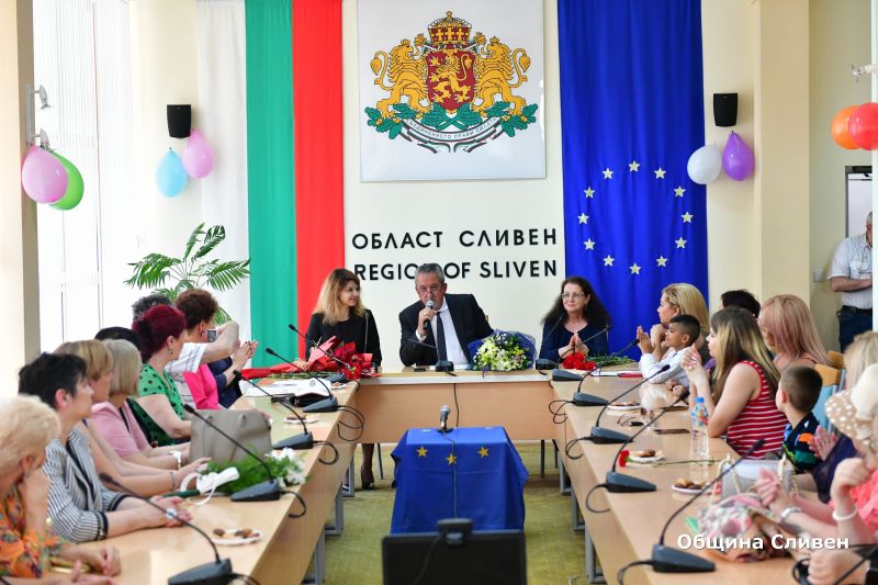 Рена Харманзова е тазгодишният носител на приза „Майчино сърце“