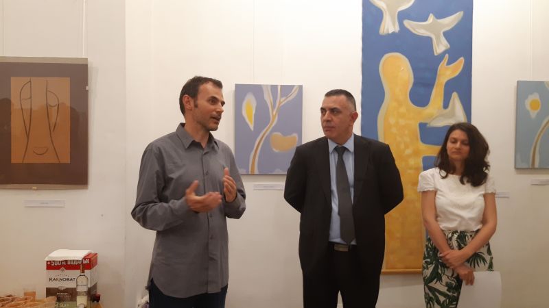 Откриха юбилейна изложба на художника Василен Васевски в Сливен