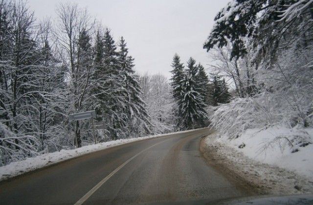 Пътищата в планината са проходими при зимни условия