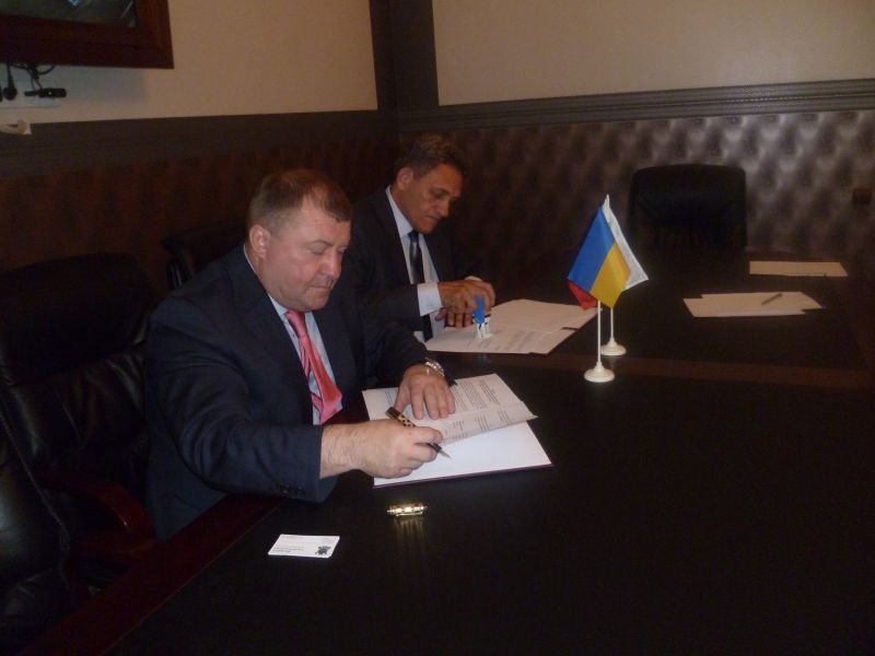 Подписване на договор с кмета на Мелитопол