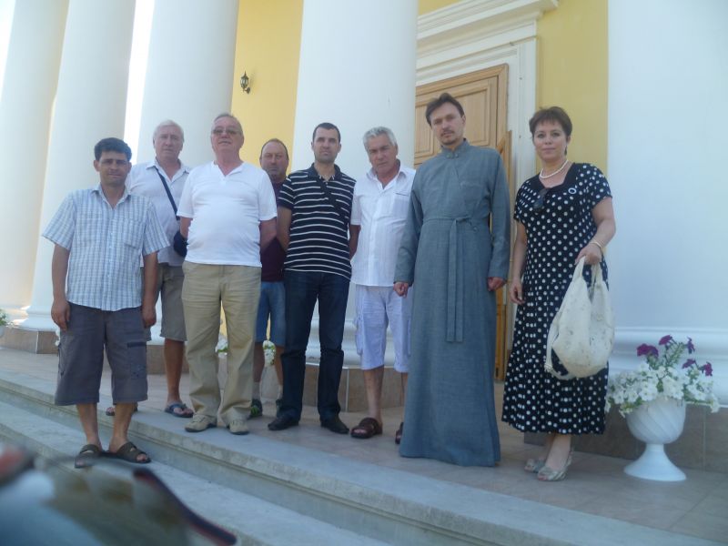 Пред църквата 'Св.Преображение' в Болград