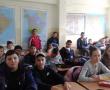 Седмокласниците слушат разказа на Ивайло за Филип Тотю