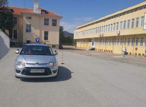 Ученици демонстрираха майсторско шофиране в междуучилищно състезание за водачи на моторно превозно средство