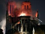  Овладян е пожарът, обхванал катедралата "Нотр Дам"