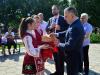 Домакините посрещнаха гостите си с хляб и сол