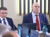  Правосъдния министър Данаил Кирилов (вляво) и избраният от ВСС за главен прокурор Иван Гешев.
