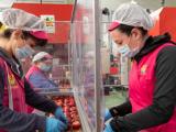  Работнички в испанско предприятие  разделени с пластмасови прегради