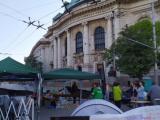 Протестиращите пред Ректората на Софийския университет "Св. Климент Охридски" премесихат лагера си "в знак на добра воля"