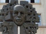  Емблематичният паметник на Джон Атанасов в София