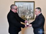 Автомобилната федерация на България отличи кметът Стефан Радев с купа за приноса му в развитието на автомобилния спорт в Сливен
