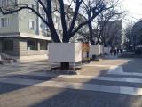 Със заповед на кмета Стефан Радев се регламентират местата - специално поставените табла по бул. „Цар Освободител“, за поставяне на плакати, обръщения и други предизборни агитационни материали