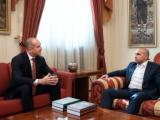 Президентът Румен Радев  на среща на „Дондуков“ 2 с Виктор Стоянов, създател на гражданската инициатива „Изпрати българска книга в Македония“