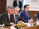 Служебният министър-председател Стефан Янев и членове на Министерския съвет