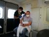 Д-р Попов поставя ваксина на първия пациент в мобилния кабинет