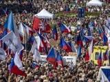 Десетки хиляди на протест в Прага. Искат излизане от НАТО и ЕС и договори за газ с Русия