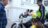 Пътна полиция в Сливен обучава малчуганите по безопасно поведени на пътя