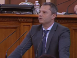 Законопроектът, предложен от Делян Добрев (ГЕРБ-СДС) и група народни представители, бе гласуван с 200 гласа "за", нито един "против" и един "въздържал се"