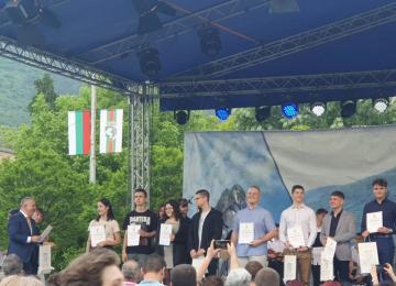 Кметът на Сливен Стефан Радев награди ученици от ПГПЗЕ