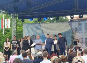 Кметът на Сливен Стефан Радев награди ученици от ПГПЗЕ