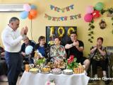 Столетницата Емилия Петкова посрещна вековния си юбилей на трогателен празник в Дома за стари хора в Сливен 