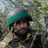 Украински войник на позиция край Бахмут