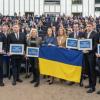 Церемония по връчване на наградата „Сахаров“ за 2022 г.: представители на украинския народ с председателя на парламента Роберта Мецола
