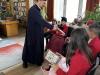 В Деня на християнското семейство деца от сливенско училище получиха детско евангелие от митрополит Йоаникий