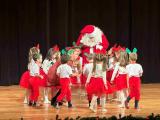 Детските градини пренесоха коледния дух в зала „Сливен“ с традиционния празничен спектакъл