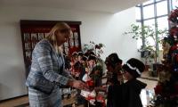 Коледари от ДГ „Надежда“ гостуват по Игнажден в дома на Община Нова Загора