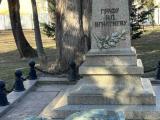 Изтръгнаха бюст-паметника на граф Игнатиев от постамента му във Варна
