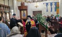 Икона, дарена от починалия митрополит Йоаникий, бе тържествено положена в нов храм в града
