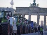 Хиляди фермери се стичат за мащабен протест в Берлин. Снимка: Фейсбук 