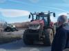 Селскостопански машини затвориха пътен възел "Петолъчката"