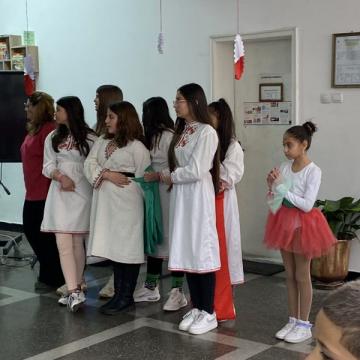 Тържество в ОУ “Панайот Хитов“ по случай 3 март- денят на освобождаването на България