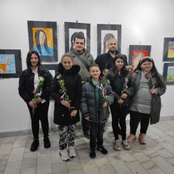 : "Талантите на Бъдещето: Изложба на ученици от ОУ “Панайот Хитов“ 5-7 клас "