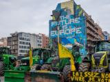 Протестиращи фермери блокираха отново района около евроинституциите в Брюксел 