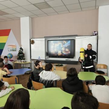 ГОСТУВА НИ СЛУЖИТЕЛ ОТ РАЙОННА СЛУЖБА „ПОЖАРНА БЕЗОПАСНОСТ И ЗАЩИТА НА НАСЕЛЕНИЕТО“