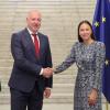 Премиерът Росен Желязков и евродепутата Ева Майдел